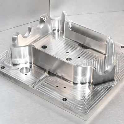 Kunststoffspritzgießform mit hoher Haltbarkeit für Fahrzeugteile mit Stahl- und polierter Aluminiumoberfläche P20/718/738/NAK80/S136