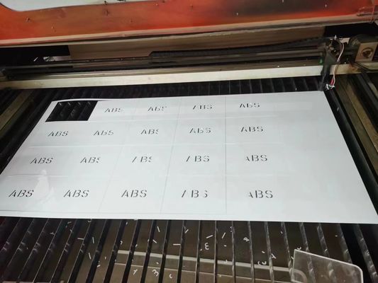 Umweltschutzvorteil für Materialien Maßgeschneiderte Kunststoffbleche für Gravierungen und Schnitzereien/Vakuumformen aus ISO9001-zertifiziert